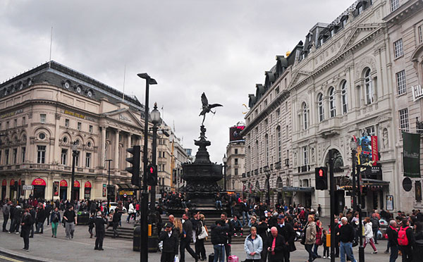 注冊(cè)英國(guó)公司后，董事能否以該公司名義辦理赴英簽證