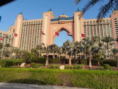 美國關(guān)稅重創(chuàng)，中國企業(yè)如何突圍?